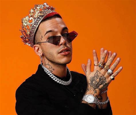 immagini sfera ebbasta